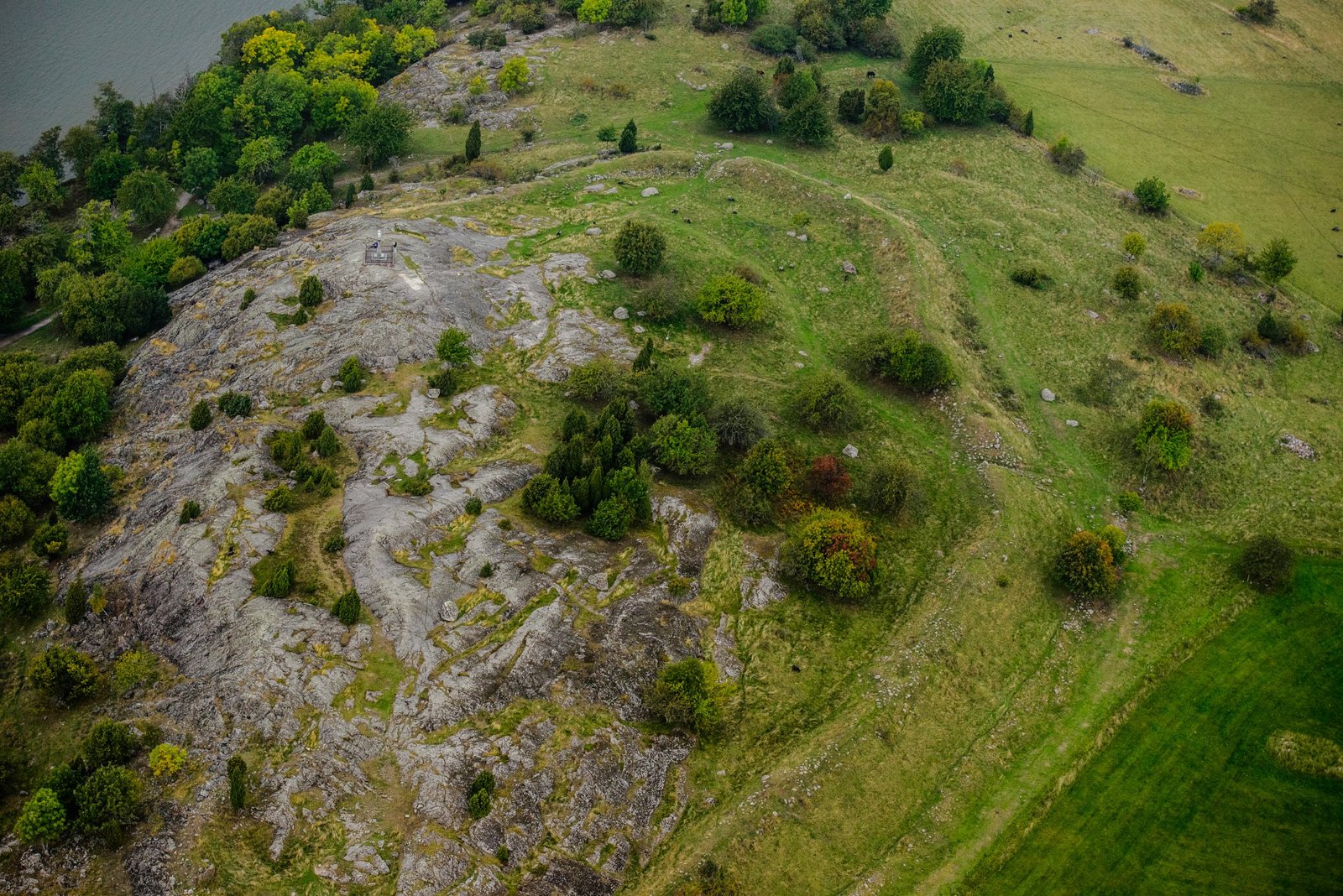 Die Wallanlage (Fornborg) von Birka auf Björkö